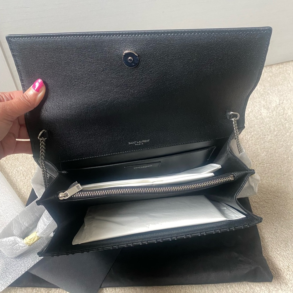 **AUTHENTIC YSL HANDBAG** - Picture 9 of 16